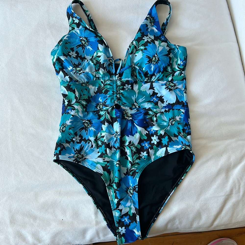 NWT Cupshe One Piece Swimsuit Size L